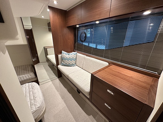 Princess V40 11 of 19