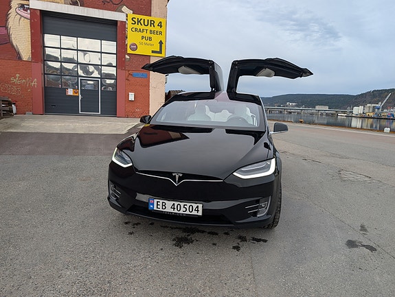 Tesla Model X 5 of 5