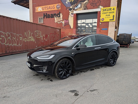 Tesla Model X 2 of 5