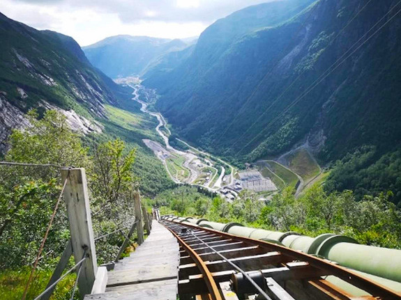 Trappene i Dalen med over 2000 trappetrinn