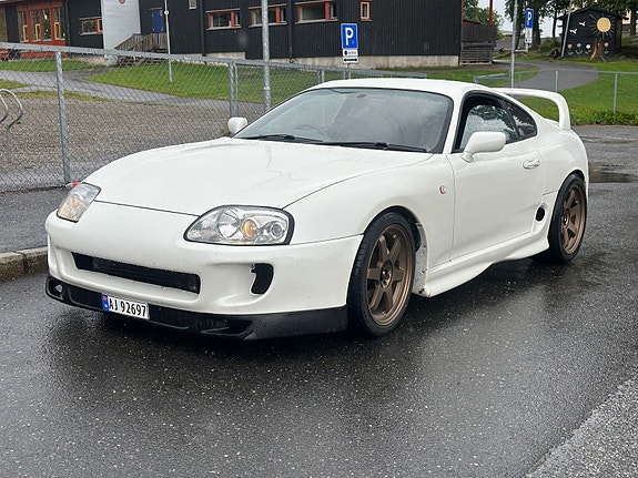 Toyota Supra 2 of 5