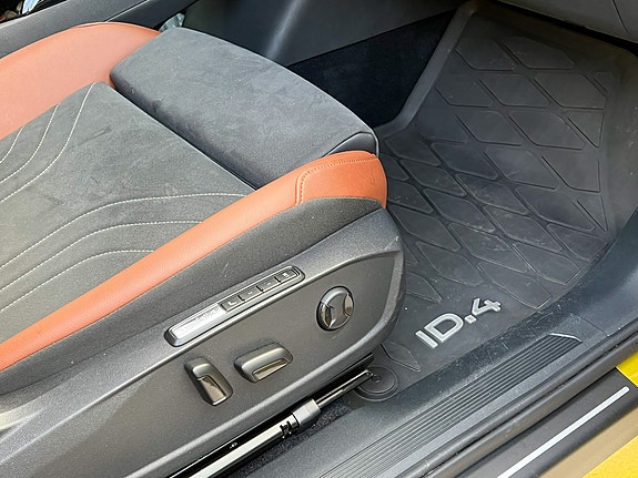Volkswagen ID.4 4 of 5