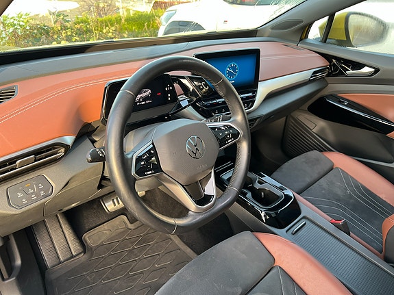 Volkswagen ID.4 3 of 5