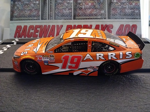 Nascar Diecast 1 24 Carl Edwards 2015 Toyota Camry #19 Modellbil