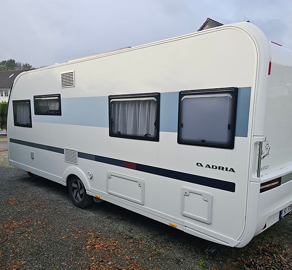 Adria Adora 572 UT /solselle/fortelt og movere 8 of 17