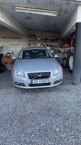 Volvo V70 4 of 5