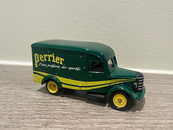 Perrier modellbil - Corgi