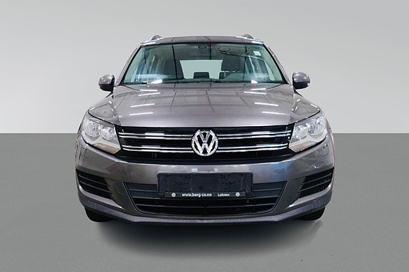 Volkswagen Tiguan 2 of 5