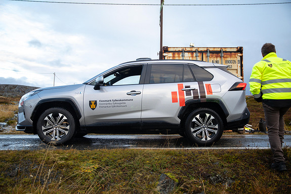 Med 1500 km fylkesvei, bussruter, båter og ferger knytter vi fylket sammen. Foto: Sunniva Tønsberg Gaski