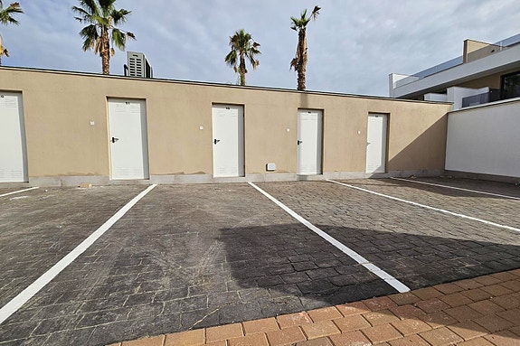 Egen privat parkering og bod