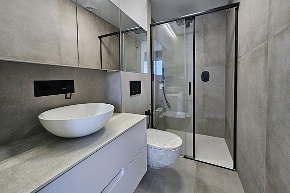 Bad tilhørende hovedsoverom