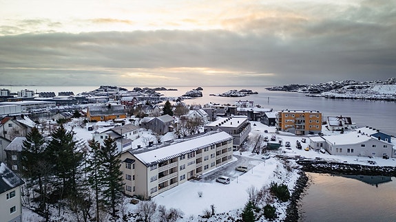 Flott 2-roms leilighet på Storøya med suveren beliggenhet og vakker utsikt