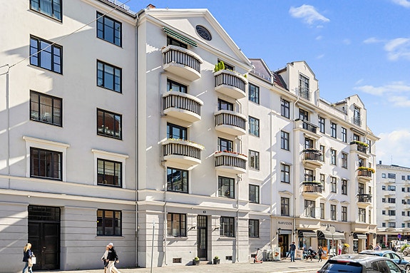 Frederik Stangs gate 43 presenteres av EIE eiendomsmegling ved Ole Anders Teslo.