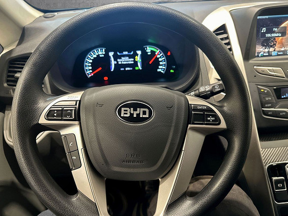 BYD T3