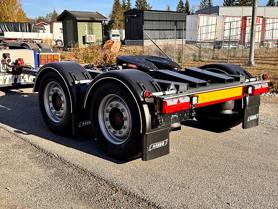 Närko Dolly med regulerbar dragstang! PÅ LAGER NÅ! Ikke kjøp dolly før du har snakket med oss. Vår dolly veier kun litt over 2000kg. Trenger du en slik så skal kontakte oss i dag.