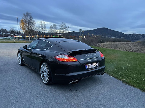 Porsche Panamera 18 of 30