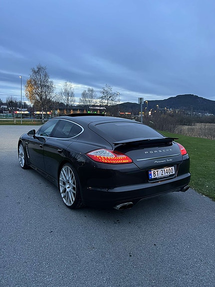 Porsche Panamera 10 of 30