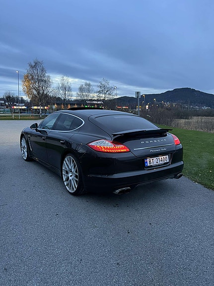 Porsche Panamera 8 of 30