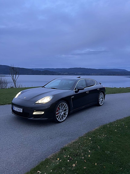 Porsche Panamera 13 of 30