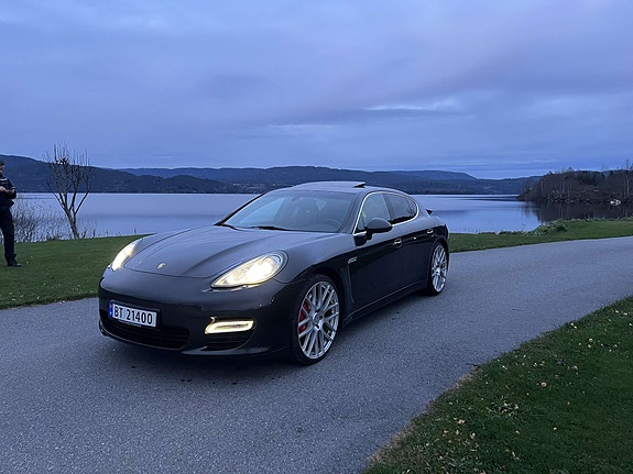 Porsche Panamera 16 of 30