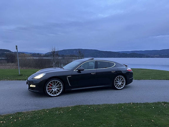 Porsche Panamera 12 of 30