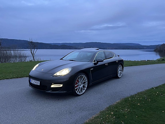 Porsche Panamera 14 of 30