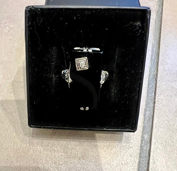 Product image 1 of 4