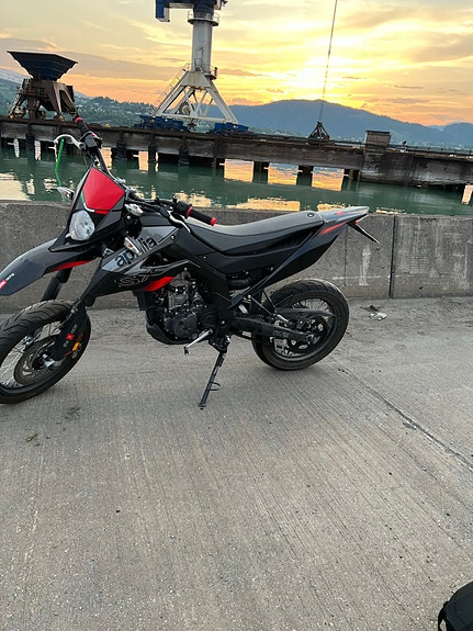 Aprilia Sx 5 of 5