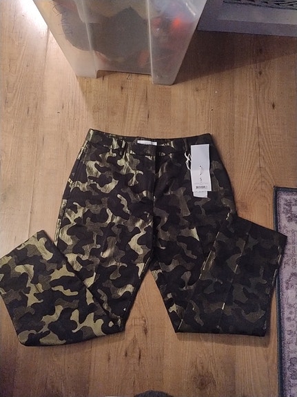 Product image 1 of 4