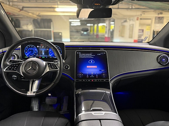 Mercedes-Benz EQE SUV 12 of 25