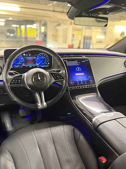Mercedes-Benz EQE SUV 11 of 25