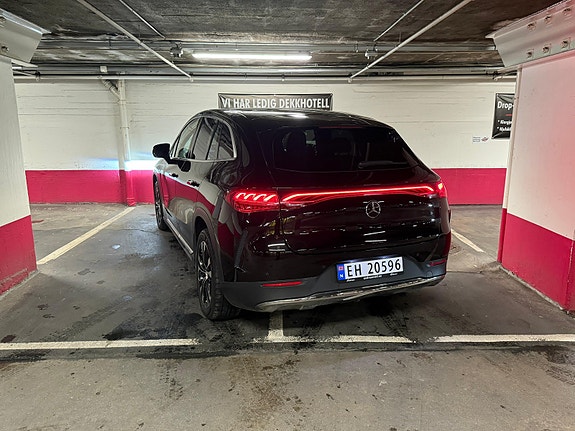 Mercedes-Benz EQE SUV 8 of 25