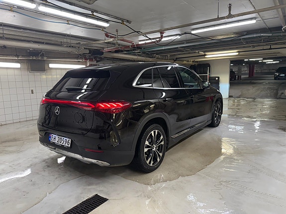 Mercedes-Benz EQE SUV 17 of 25