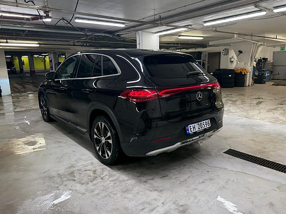 Mercedes-Benz EQE SUV 21 of 25