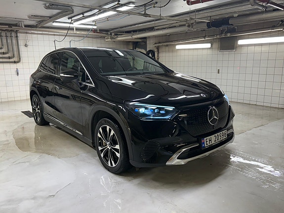 Mercedes-Benz EQE SUV 23 of 25