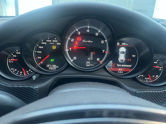 Porsche Panamera 27 of 30