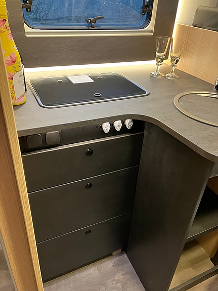 Sunlight T-68 Til Leie Sunlight 2025 modell, mye utstyr. 165 HK.  Prøv bobillivet, det er fantastisk både vår, sommer og høst. Fra kr 6900,- 23 of 30