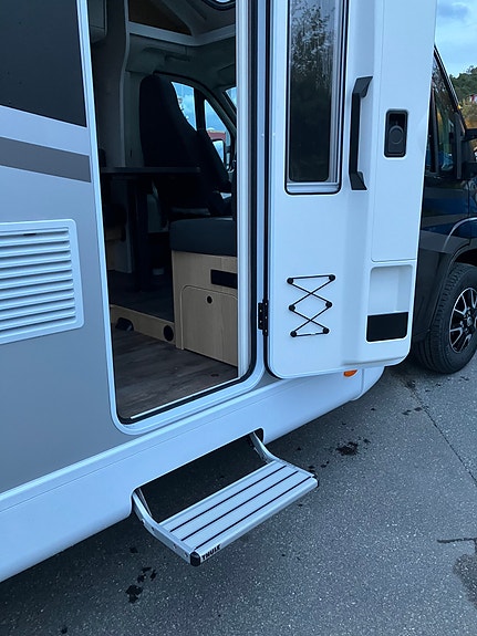Sunlight T-68 Til Leie Sunlight 2025 modell, mye utstyr. 165 HK.  Prøv bobillivet, det er fantastisk både vår, sommer og høst. Fra kr 6900,- 14 of 30