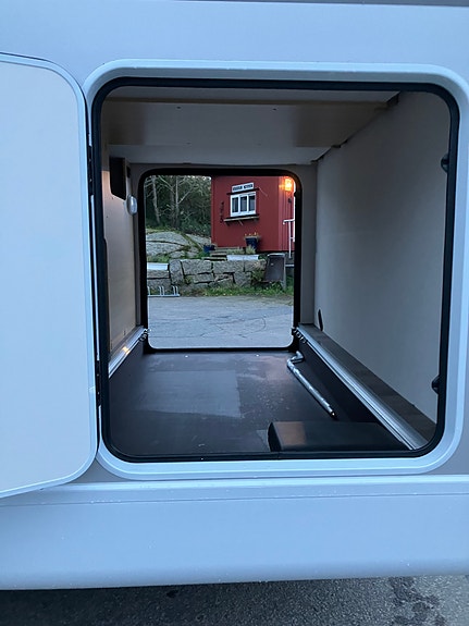 Sunlight T-68 Til Leie Sunlight 2025 modell, mye utstyr. 165 HK.  Prøv bobillivet, det er fantastisk både vår, sommer og høst. Fra kr 6900,- 5 of 5