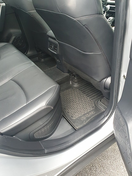 Toyota RAV4 8 of 18