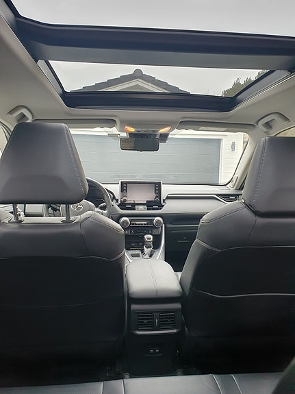 Toyota RAV4 6 of 18