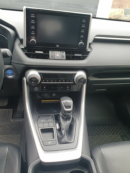 Toyota RAV4 11 of 18