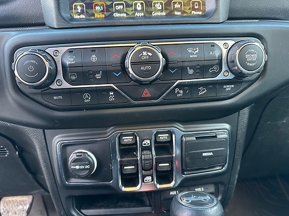 Jeep Wrangler 17 of 25