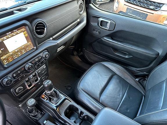 Jeep Wrangler 19 of 25