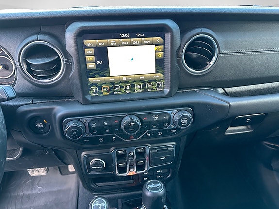 Jeep Wrangler 13 of 25