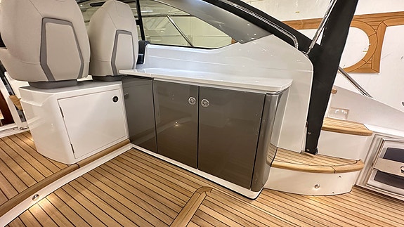 Princess V40 4 of 19