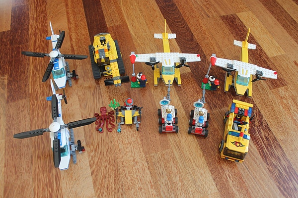 Lego city pakke med 9 komplette sett.