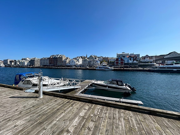 Sundgata 119 - Haugesund - Båtplasser til leie på Risøy, utenfor Deloitte bygget. 2 of 6