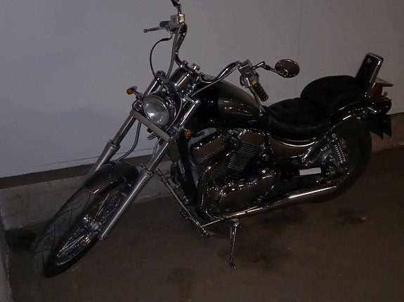 Suzuki Intruder 3 of 5
