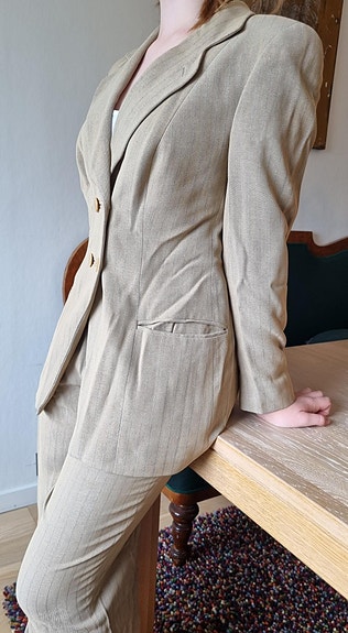 Product image 1 of 6